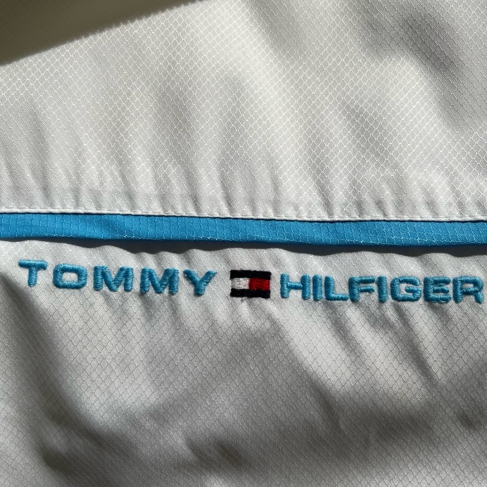 Tommy Hilfiger Men’s lightweight, windbreaker jacket